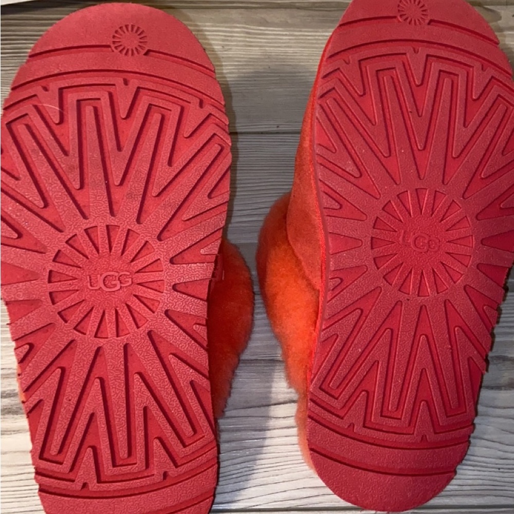 Woman’s Ugg Disquette Slipper